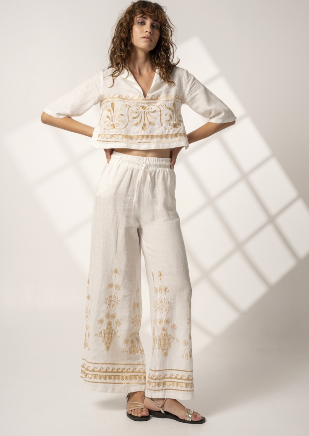 Blouse 3/4 sleeves and embroidery
