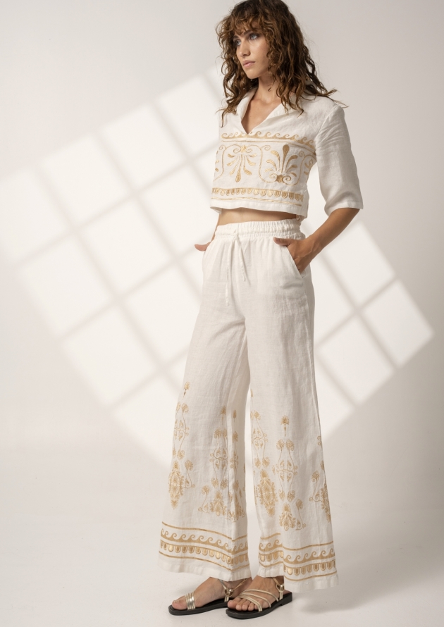 Blouse 3/4 sleeves and embroidery