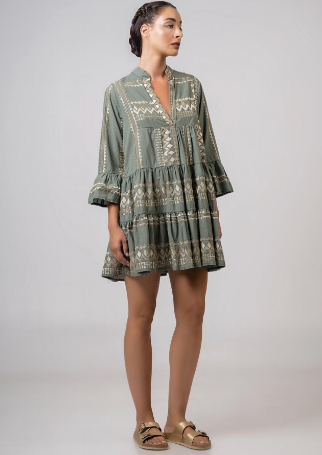 Dress short with embroidery , 3/4 sleeves